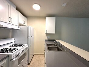 630 N Van Buren in Stockton, CA - Building Photo - Interior Photo