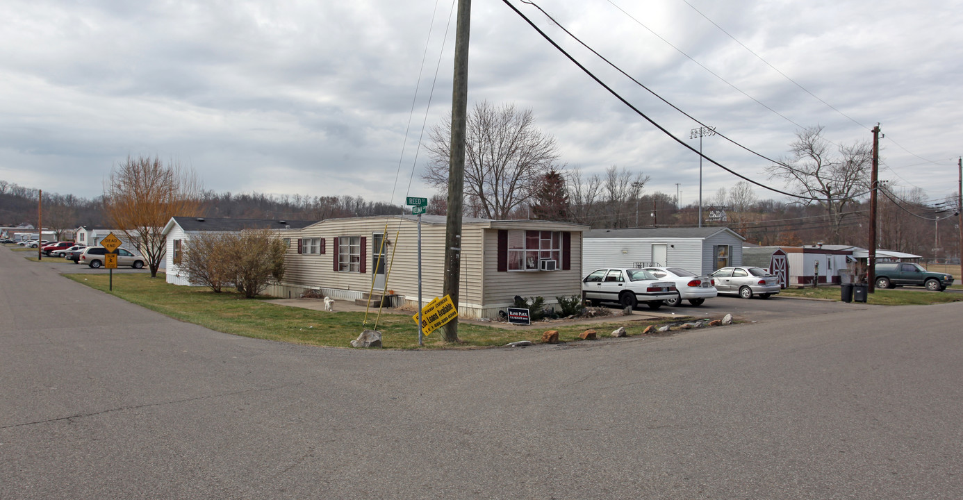 Tanglewood Mobile Home Park in Flatwoods, KY - Foto de edificio