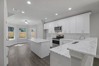 Room in House on Harding St in Dallas, TX - Foto de edificio - Building Photo