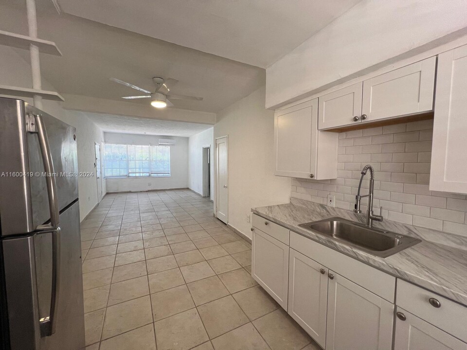 6860 Abbott Ave, Unit 2 in Miami Beach, FL - Building Photo