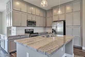 6565 E Thomas Rd in Scottsdale, AZ - Building Photo - Building Photo