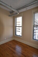 1 Oakes St SW in Grand Rapids, MI - Building Photo - Building Photo