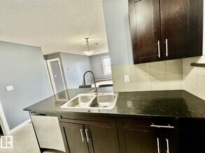 1510 Watt Dr SW in Edmonton, AB - Building Photo - Building Photo
