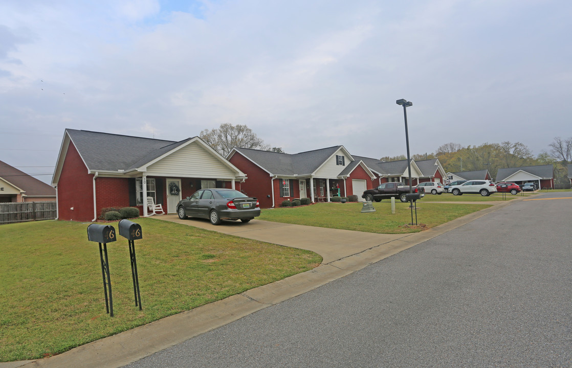 Countrywood Apartments in Centreville, AL - Building Photo