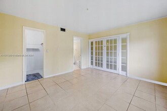 124 NE 19th Ct in Wilton Manors, FL - Foto de edificio - Building Photo