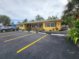 2032 NE 26th St in Wilton Manors, FL - Building Photo