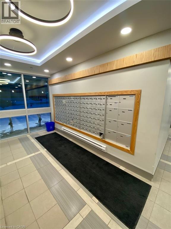 258B Sunview St in Waterloo, ON - Building Photo - Building Photo