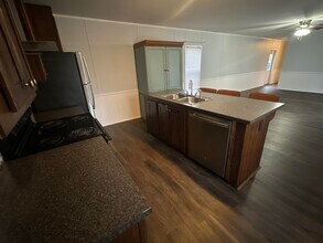 124 Mallet Bayou Rd in Freeport, FL - Building Photo - Building Photo