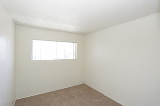 Vibe Apartments in Las Vegas, NV - Building Photo - Interior Photo