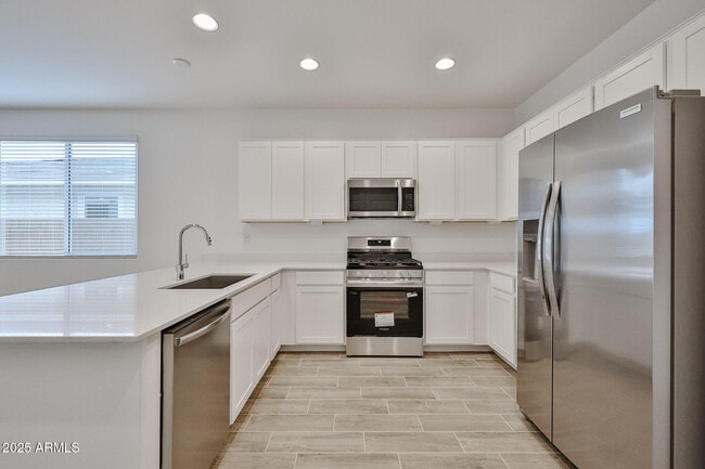 17368 W Smoketree Dr in Surprise, AZ - Building Photo - Building Photo