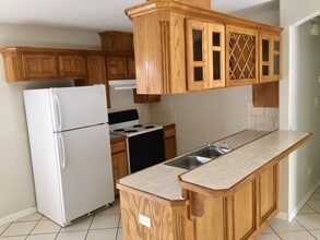 1606 E Quail St, Unit D in Pharr, TX - Foto de edificio - Building Photo