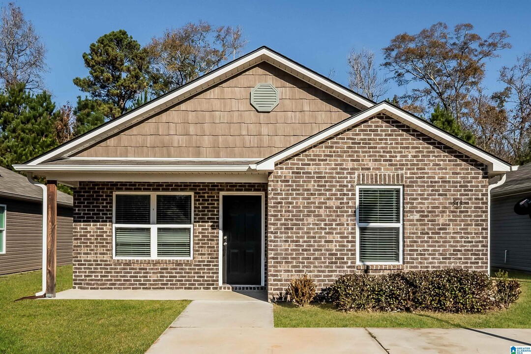 545 Fox Run Cir in Pell City, AL - Building Photo