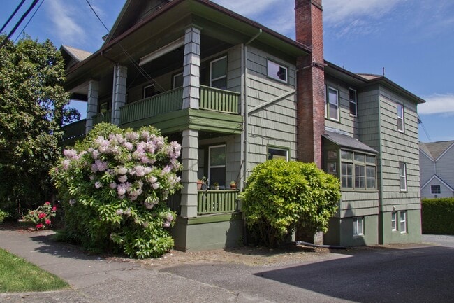 3324 S Kelly Ave in Portland, OR - Building Photo - Building Photo