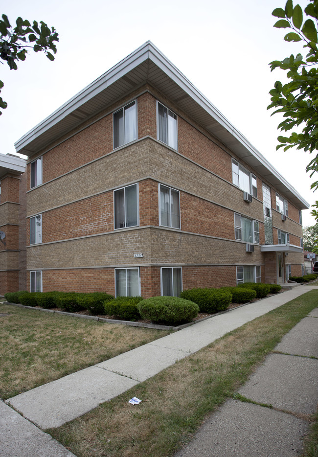 3737 N Harlem Ave in Chicago, IL - Building Photo - Building Photo