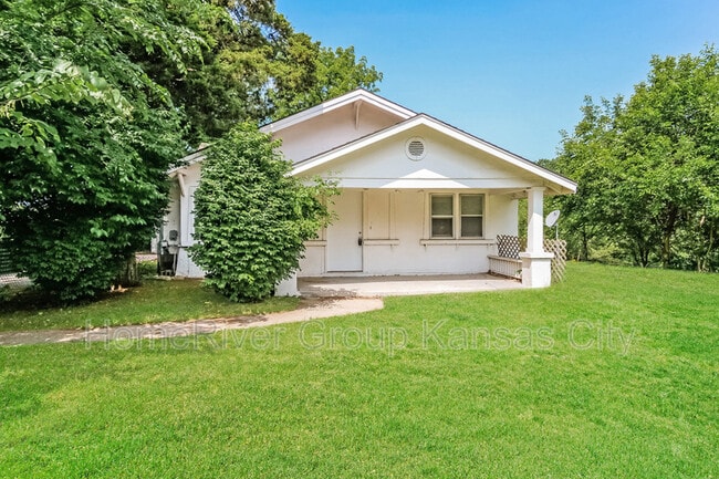 property at 700 S Hawthorne Ave