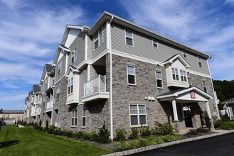 Hawthorne Square in Hawthorne, NJ - Building Photo - Building Photo