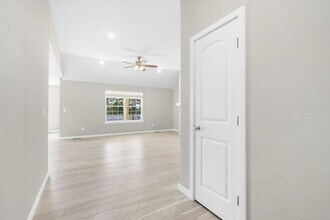 270 Hickory Hills St in Rogersville, MO - Building Photo - Building Photo