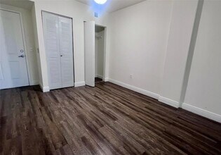 18335 NW 68th Ave, Unit 255-622 in Hialeah, FL - Building Photo - Building Photo