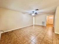 5909 Country Pl in League City, TX - Foto de edificio - Building Photo