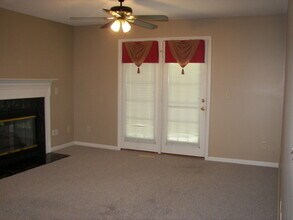 327 Westridge Ct in Burlington, NC - Building Photo - Building Photo
