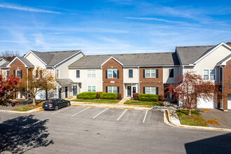 Tomahawk Creek Condominiums in Leawood, KS - Building Photo - Building Photo