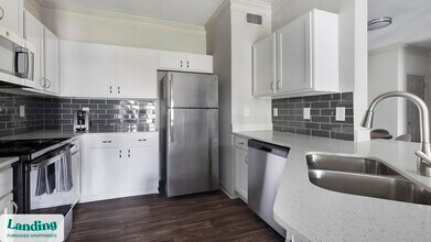 700 Rock Quarry Rd in Stockbridge, GA - Foto de edificio - Building Photo