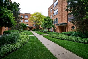4911 N Wolcott Ave, Unit Apt. 2A in Chicago, IL - Building Photo