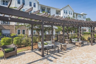 The Grove at Carolina Park Apartments in Mount Pleasant, SC - Foto de edificio - Building Photo