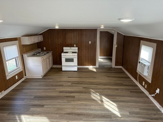 1102 Walnut Ave in Springdale, AR - Building Photo - Building Photo