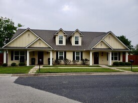 500 MacArthur St in College Station, TX - Building Photo