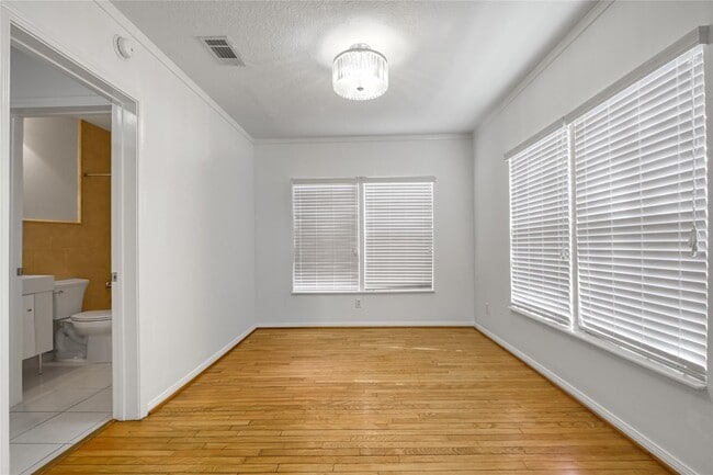 property at 905 Kern St