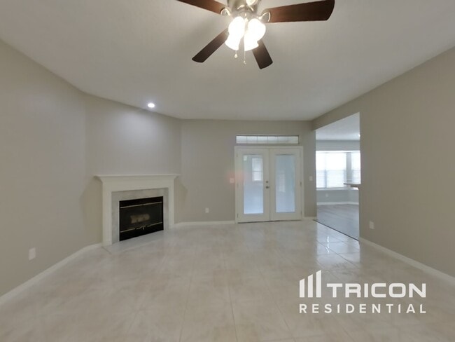 8911 Country Bend Cir N in Jacksonville, FL - Building Photo - Building Photo
