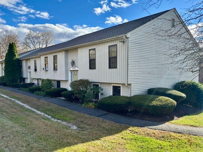 property at 177 Aspetuck Vlg