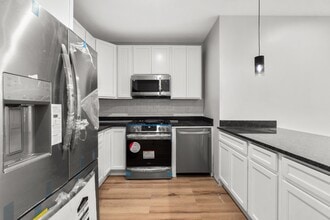 2526 E Fayette St in Baltimore, MD - Building Photo - Building Photo