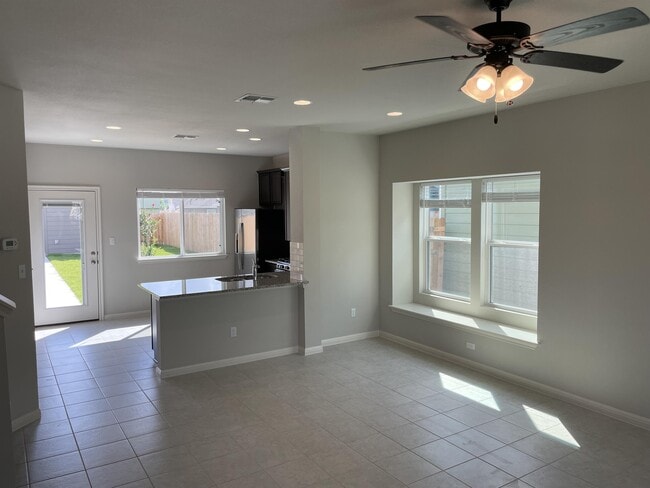 2924 Brand Iron Dr in San Marcos, TX - Building Photo - Building Photo