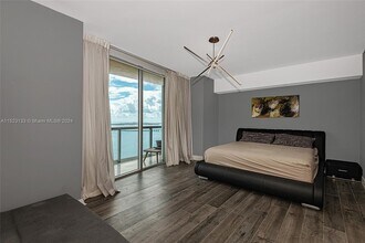 465 Brickell Ave, Unit 5101 in Miami, FL - Building Photo - Building Photo