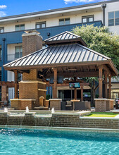 Strata Apartments in Dallas, TX - Building Photo - Building Photo