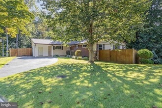 8411 Derby Ct in Springfield, VA - Building Photo - Building Photo