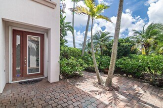 2002 Graden Dr in Palm Beach Gardens, FL - Building Photo - Building Photo