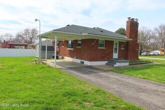 4618 St Rita Dr in Louisville, KY - Building Photo - Building Photo