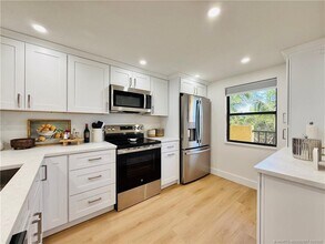 7370 S Ocean Dr in Jensen Beach, FL - Building Photo - Building Photo