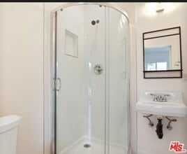 4439 W 61st St in Los Angeles, CA - Building Photo - Building Photo