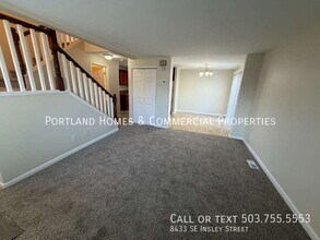 8433 SE Insley St in Portland, OR - Building Photo - Building Photo