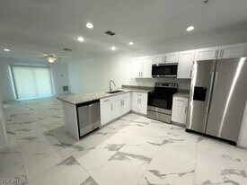 746 SW 8th Terrace in Cape Coral, FL - Building Photo