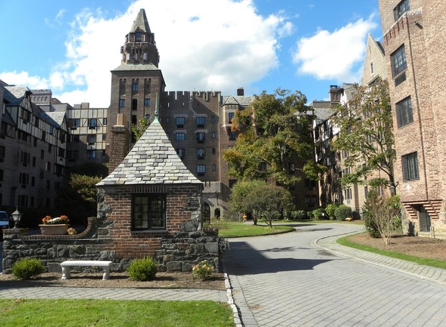 Blind Brook Lodge in Rye, NY - Building Photo - Building Photo