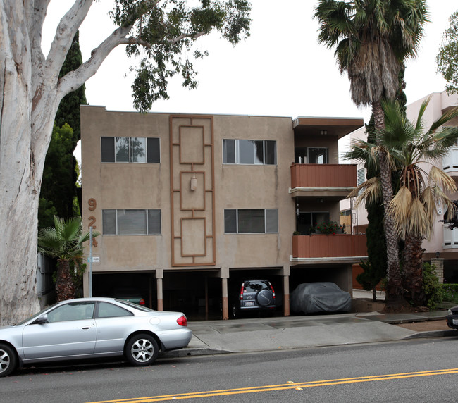924 7th St in Santa Monica, CA - Foto de edificio - Building Photo