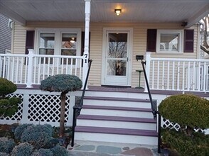 71 Bigelow St in Quincy, MA - Foto de edificio - Building Photo