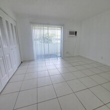 18 Dorchester A in West Palm Beach, FL - Building Photo - Building Photo