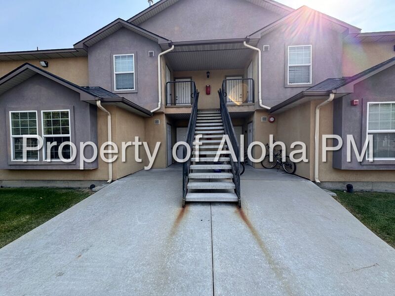 1031 W Pine Ave in Meridian, ID - Foto de edificio