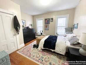 54 Calumet St, Unit 2 in Roxbury Crossing, MA - Foto de edificio - Building Photo